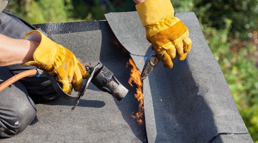Professional gutter cleaning in Indianola, WA